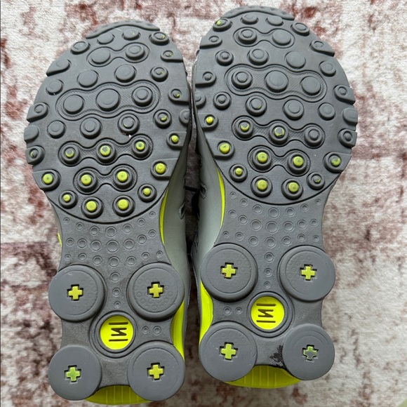 Nike Shox Gray Sneakers with Neon Accents - Picture 7 of 7